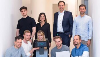 3700330_barrierefrei-auf-dem-campus-unterwegs-dhbw-studierende-programmieren-robote_s21-artikel-big-1656w_1zvRLi_3SR7X7 3700330_barrierefrei-auf-dem-campus-unterwegs-dhbw-studierende-programmieren-robote_s21-artikel-big-1656w_1zvRLi_3SR7X7